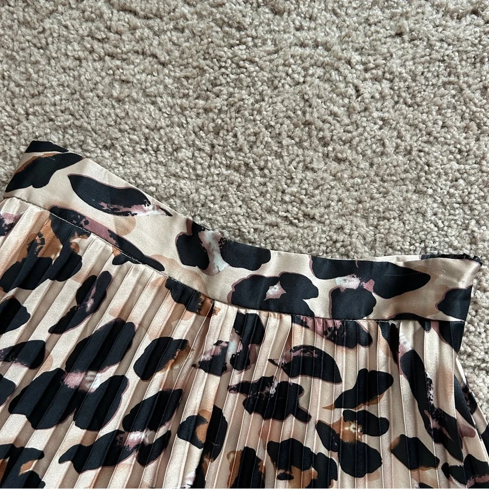 Shein Cheetah Print Pleated Skirt Size Small